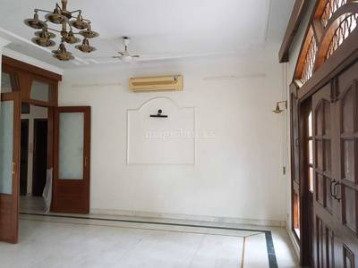 4 BHK 3400 Sq-ft Flat/Apartment For Rent in Green park extension